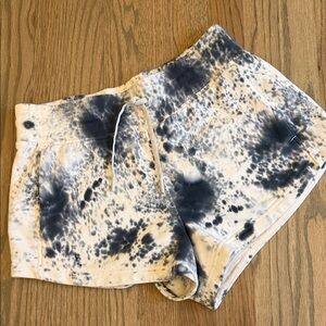 Like new - Lululemon Inner Glow High Rise Short 3” Sz 6 Marble Dye Classic Navy